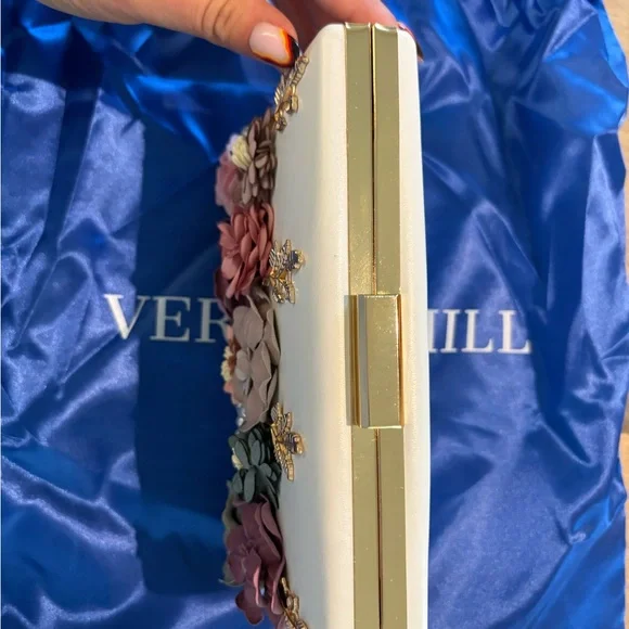 Verano Hill | Juliet Flower Clutch Bag - Cream - Picture 4 of 4